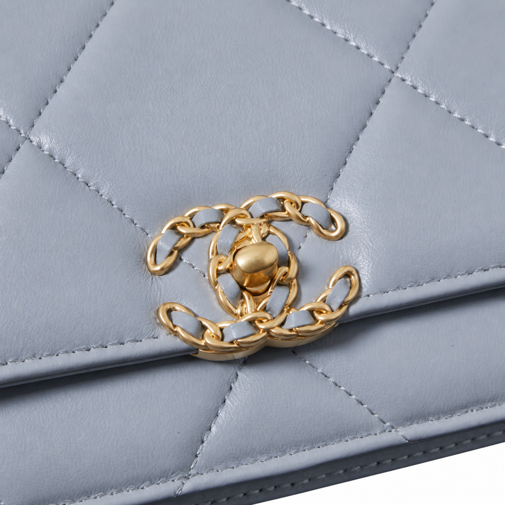 Chanel Classic Quilted Slim Flap Bag | CC Turn-Lock Leather Chain Strap — 12x19.5cm