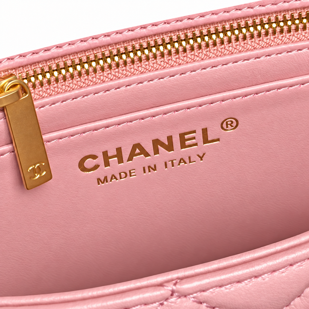 Chanel Quilted Structured Day Bag 20×13×7cm