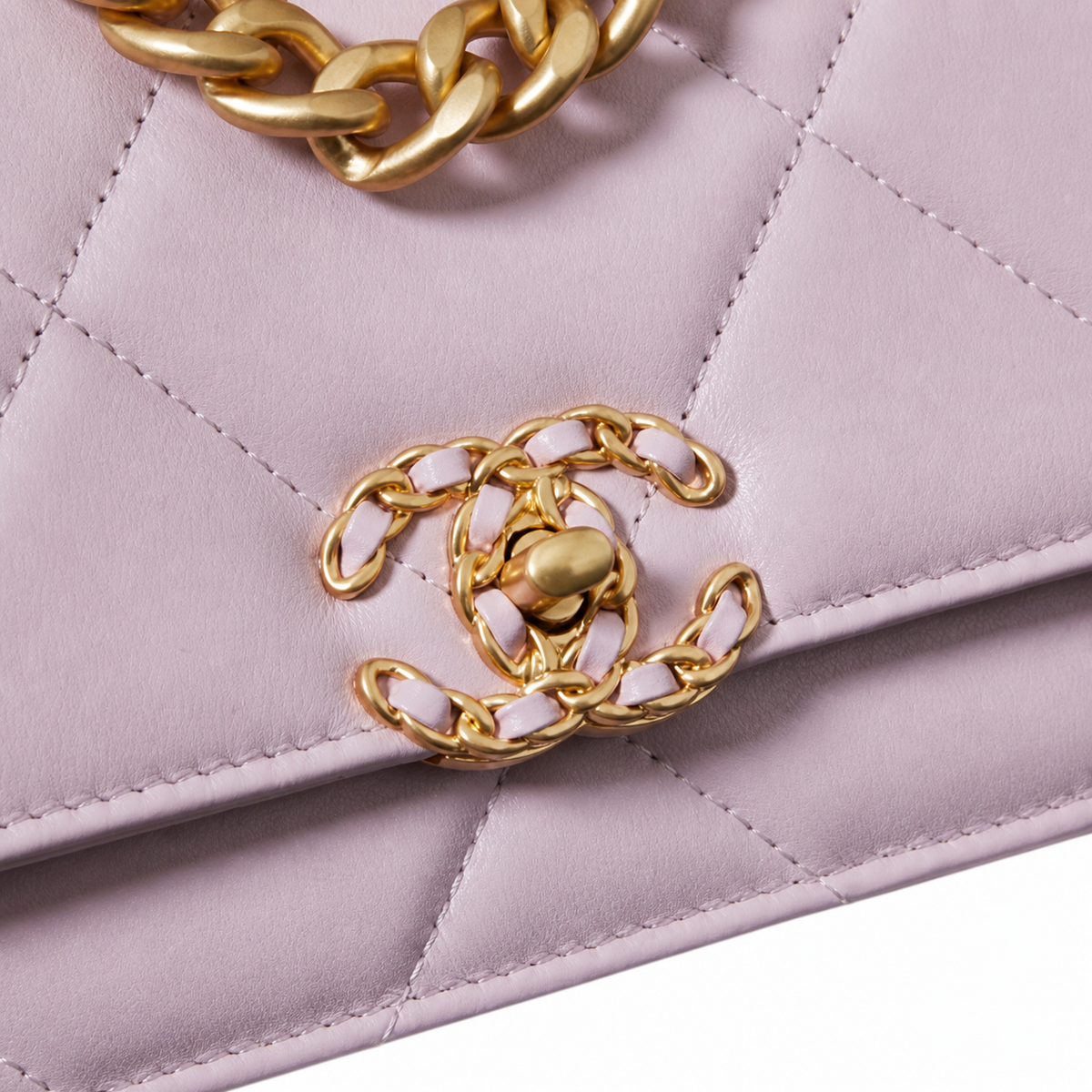 Chanel Classic Quilted Slim Flap Bag | CC Turn-Lock Leather Chain Strap — 12x19.5cm