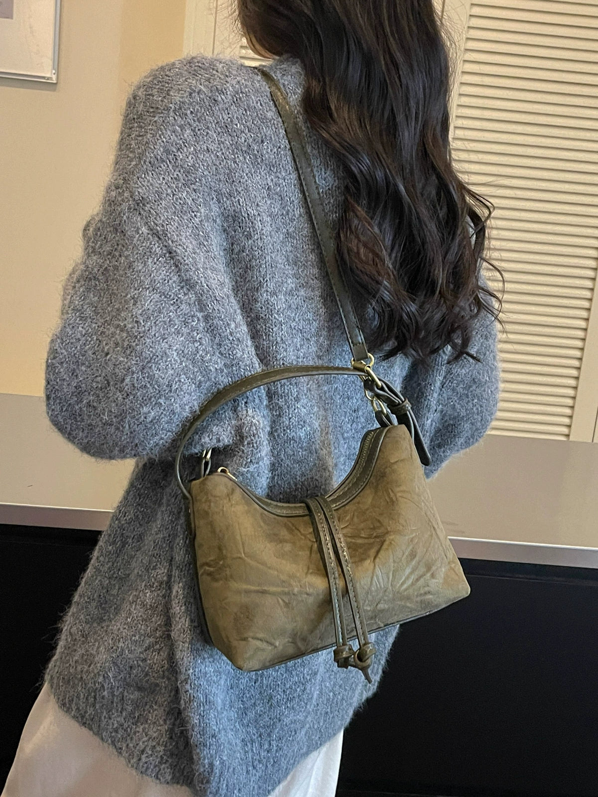 Vintage Brown Crinkle Leather Hobo – Drawstring