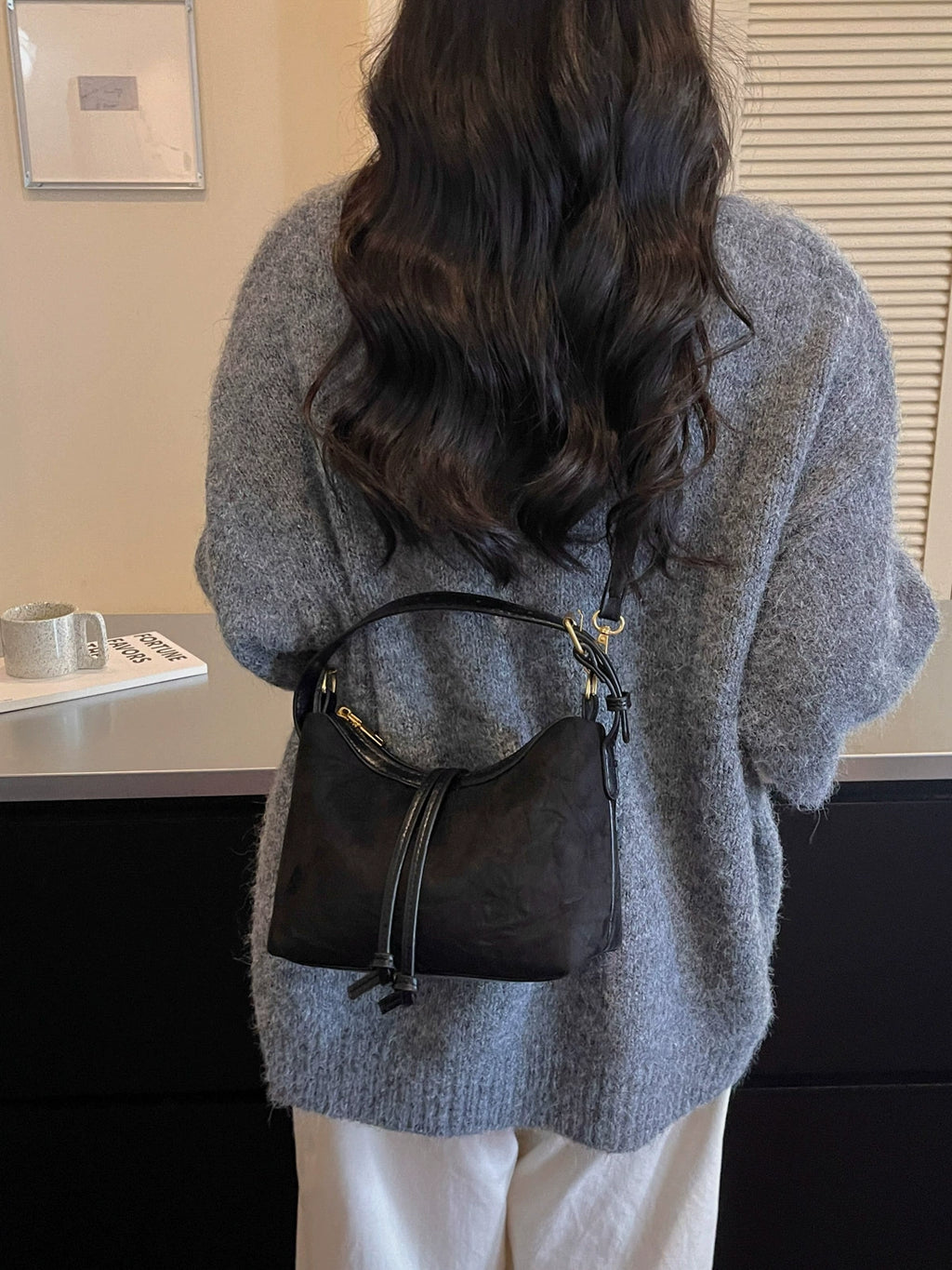 Vintage Brown Crinkle Leather Hobo – Drawstring